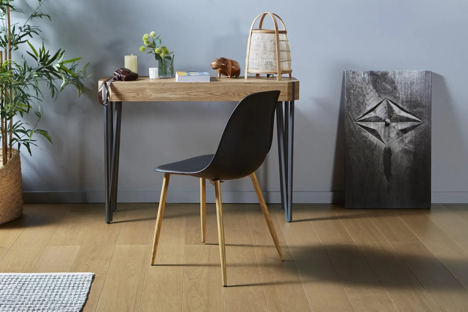 Riva Metro oak in a home office